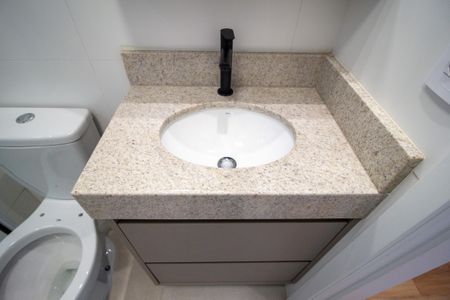 Apartamento para alugar com 62m², 2 quartos e 2 vagas Apartamento para alugar com 62m², 2 quartos e 2 vagasBanheiro da Suíte