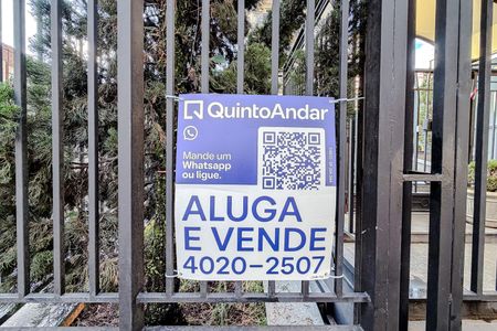Apartamento à venda com 205m², 4 quartos e 2 vagas Apartamento à venda com 205m², 4 quartos e 2 vagasPlaquinha