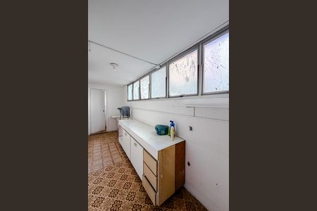 Apartamento à venda com 205m², 4 quartos e 2 vagas Apartamento à venda com 205m², 4 quartos e 2 vagasÁrea de Serviço