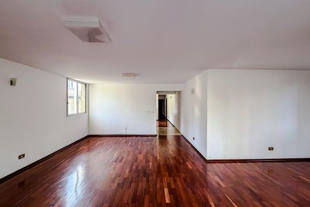 Apartamento à venda com 205m², 4 quartos e 2 vagas Apartamento à venda com 205m², 4 quartos e 2 vagasSala