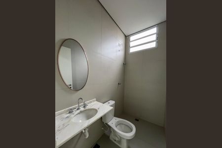 Banheiro de casa de condomínio para alugar com 2 quartos, 40m² em Cursino, São Paulo