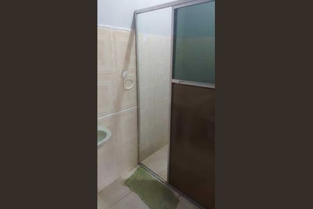 Casa para alugar com 100m², 2 quartos e 2 vagas Casa para alugar com 100m², 2 quartos e 2 vagasBanheiro