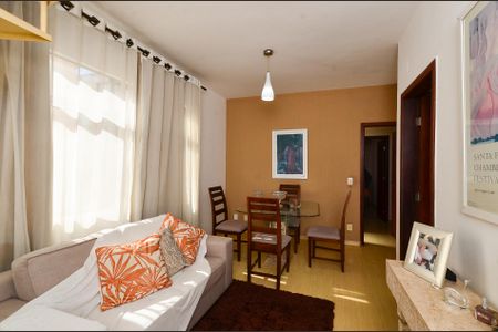 Sala de apartamento à venda com 3 quartos, 9572m² em Santa Efigênia, Belo Horizonte