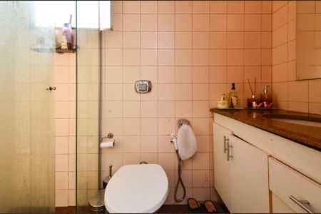 Banheiro da suite de apartamento à venda com 3 quartos, 9572m² em Santa Efigênia, Belo Horizonte