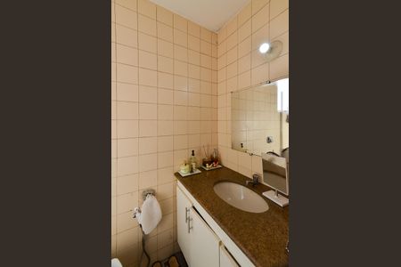 Apartamento à venda com 9572m², 3 quartos e 1 vaga Apartamento à venda com 9572m², 3 quartos e 1 vagaBanheiro da suite