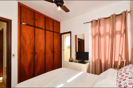 Apartamento à venda com 9572m², 3 quartos e 1 vaga Apartamento à venda com 9572m², 3 quartos e 1 vagaSuite