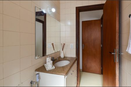 Apartamento à venda com 9572m², 3 quartos e 1 vaga Apartamento à venda com 9572m², 3 quartos e 1 vagaBanheiro social