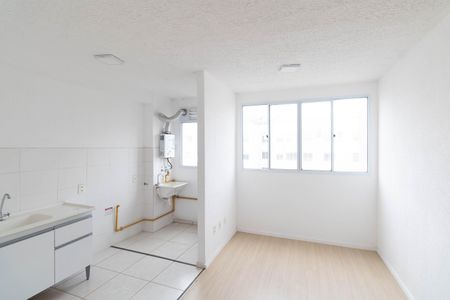Sala de apartamento para alugar com 2 quartos, 40m² em Santa Cruz, Rio de Janeiro