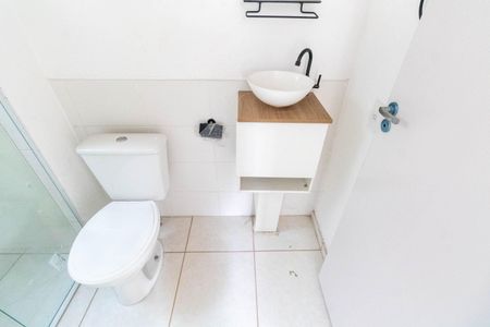 Banheiro de apartamento para alugar com 2 quartos, 40m² em Santa Cruz, Rio de Janeiro