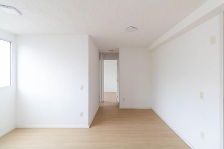 Sala de apartamento para alugar com 2 quartos, 40m² em Santa Cruz, Rio de Janeiro