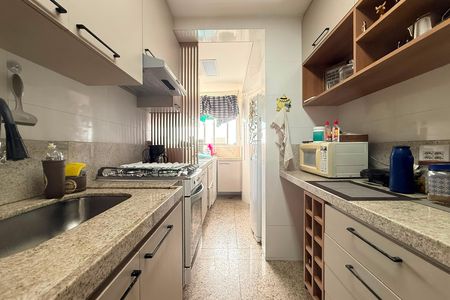 Cozinha de apartamento à venda com 3 quartos, 68m² em Santa Efigênia, Belo Horizonte