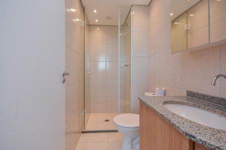 Banheiro de apartamento para alugar com 3 quartos, 53m² em Socorro, São Paulo