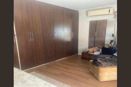 Casa para alugar com 220m², 3 quartos e 1 vaga