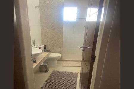 Casa para alugar com 220m², 3 quartos e 1 vaga