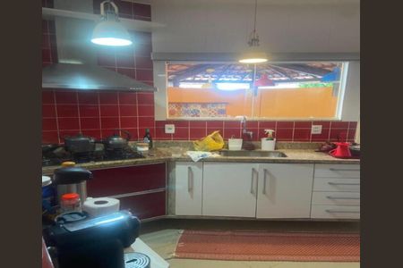 Casa para alugar com 220m², 3 quartos e 1 vaga