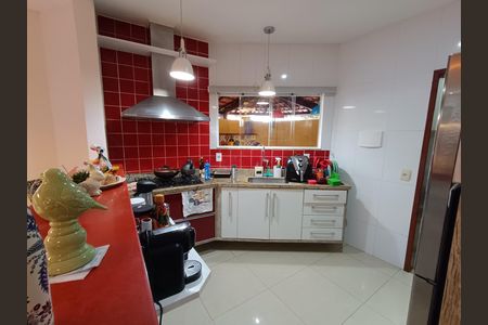 Casa para alugar com 220m², 3 quartos e 1 vagaCozinha