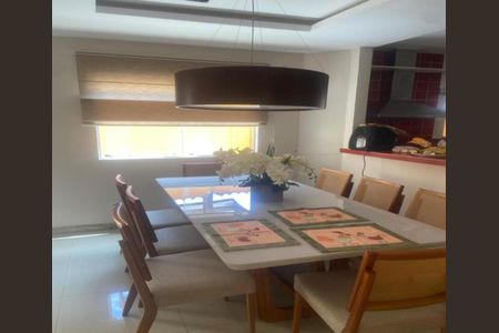 Casa para alugar com 220m², 3 quartos e 1 vaga