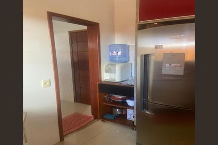Casa para alugar com 220m², 3 quartos e 1 vaga