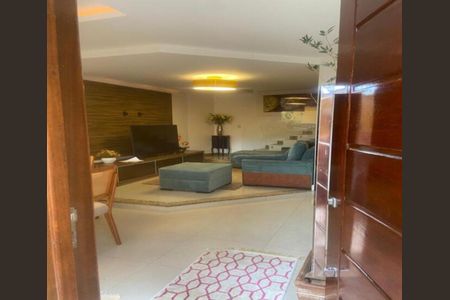 Casa para alugar com 3 quartos, 220m² em Glória, Macaé
