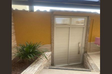 Casa para alugar com 220m², 3 quartos e 1 vaga