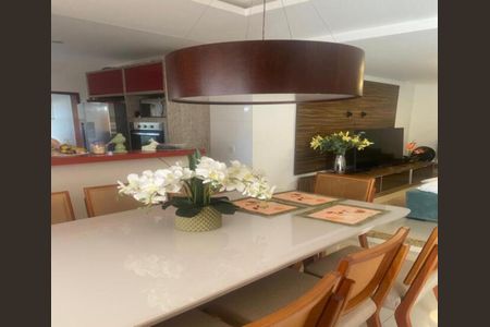 Casa para alugar com 220m², 3 quartos e 1 vaga