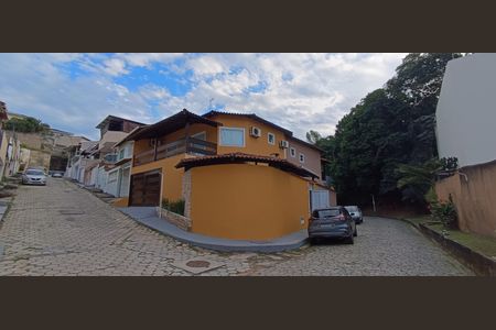 Casa para alugar com 220m², 3 quartos e 1 vagaFachada