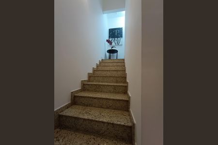 Casa para alugar com 220m², 3 quartos e 1 vaga Casa para alugar com 220m², 3 quartos e 1 vagaCorredor