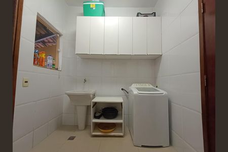 Casa para alugar com 220m², 3 quartos e 1 vagaÁrea de serviço
