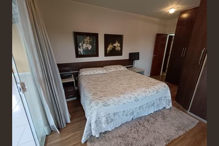 Casa para alugar com 220m², 3 quartos e 1 vaga Casa para alugar com 220m², 3 quartos e 1 vagaSuíte