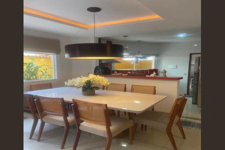 Casa para alugar com 220m², 3 quartos e 1 vaga