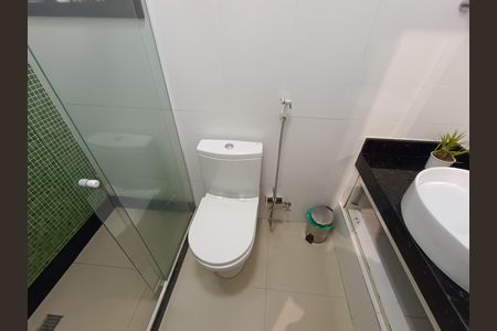 Casa para alugar com 220m², 3 quartos e 1 vaga Casa para alugar com 220m², 3 quartos e 1 vagaBanheiro da Suíte 2