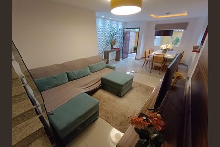 Casa para alugar com 220m², 3 quartos e 1 vaga Casa para alugar com 220m², 3 quartos e 1 vagaSala