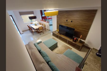 SALA de casa para alugar com 3 quartos, 220m² em Glória, Macaé