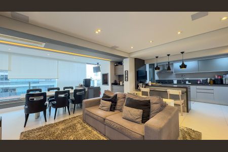 Apartamento à venda com 131m², 3 quartos e 2 vagas Apartamento à venda com 131m², 3 quartos e 2 vagasSala