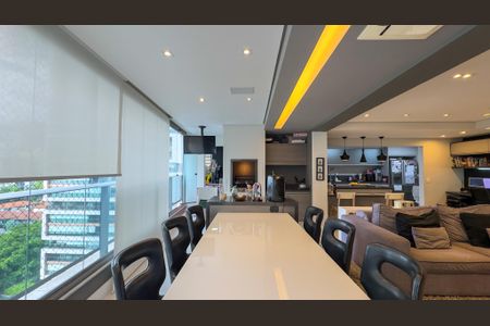 Apartamento à venda com 131m², 3 quartos e 2 vagas Apartamento à venda com 131m², 3 quartos e 2 vagasSala