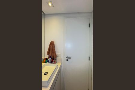 Apartamento à venda com 131m², 3 quartos e 2 vagas Apartamento à venda com 131m², 3 quartos e 2 vagasBanheiro da Suíte 1