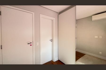 Apartamento à venda com 131m², 3 quartos e 2 vagas Apartamento à venda com 131m², 3 quartos e 2 vagasQuarto Suíte