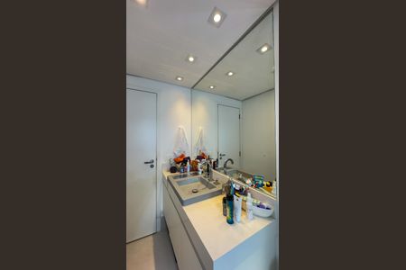 Apartamento à venda com 131m², 3 quartos e 2 vagas Apartamento à venda com 131m², 3 quartos e 2 vagasBanheiro da Suíte 2