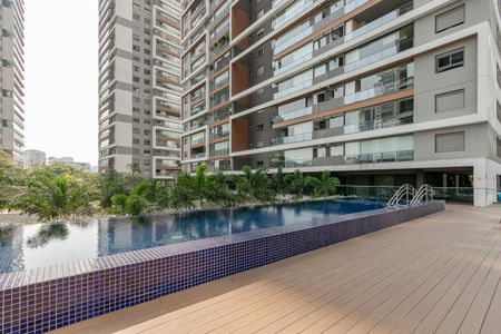 Apartamento à venda com 131m², 3 quartos e 2 vagas Apartamento à venda com 131m², 3 quartos e 2 vagasPiscina