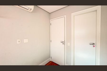 Apartamento à venda com 131m², 3 quartos e 2 vagas Apartamento à venda com 131m², 3 quartos e 2 vagasQuarto Suíte