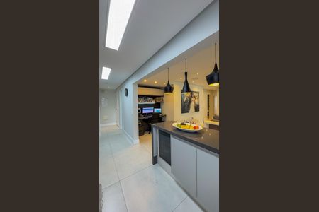 Apartamento à venda com 131m², 3 quartos e 2 vagas Apartamento à venda com 131m², 3 quartos e 2 vagasCozinha e Área de Serviço