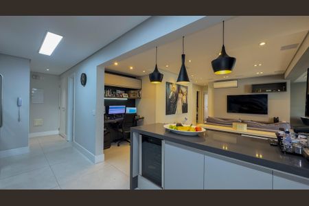 Apartamento à venda com 131m², 3 quartos e 2 vagas Apartamento à venda com 131m², 3 quartos e 2 vagasCozinha e Área de Serviço