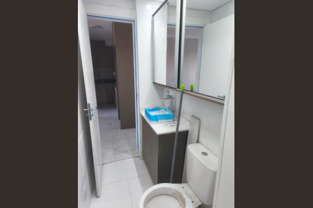Banheiro de apartamento para alugar com 2 quartos, 32m² em Parque Erasmo Assunção, Santo André
