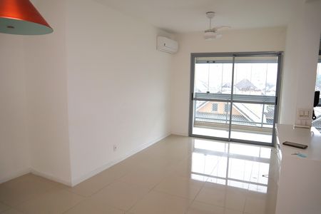 SALA de apartamento para alugar com 2 quartos, 82m² em Recreio dos Bandeirantes, Rio de Janeiro