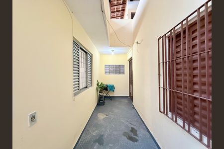 Casa à venda com 221m², 2 quartos e 3 vagas Casa à venda com 221m², 2 quartos e 3 vagasQuintal
