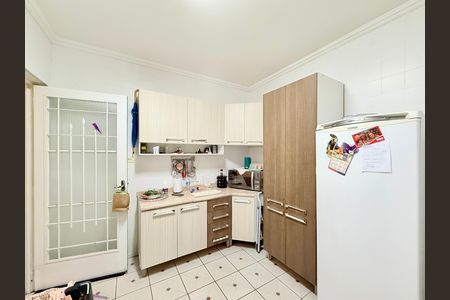 Casa à venda com 221m², 2 quartos e 3 vagas Casa à venda com 221m², 2 quartos e 3 vagasCozinha