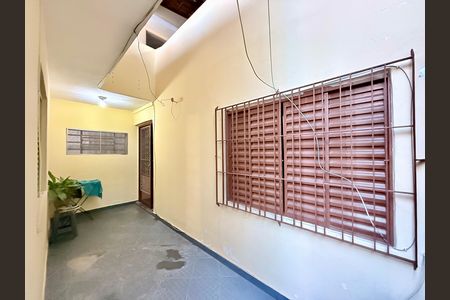 Casa à venda com 221m², 2 quartos e 3 vagas Casa à venda com 221m², 2 quartos e 3 vagasQuintal
