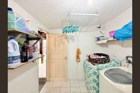 Casa à venda com 221m², 2 quartos e 3 vagas Casa à venda com 221m², 2 quartos e 3 vagasÁrea de Serviço