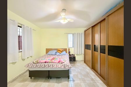 Casa à venda com 221m², 2 quartos e 3 vagas Casa à venda com 221m², 2 quartos e 3 vagasSuíte 2