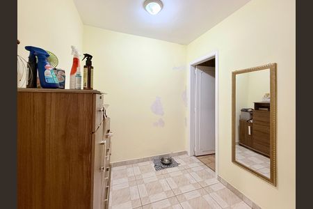 Casa à venda com 221m², 2 quartos e 3 vagas Casa à venda com 221m², 2 quartos e 3 vagasCloset Suíte 2